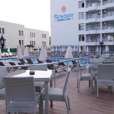 Ada Newday Κουσάντασι