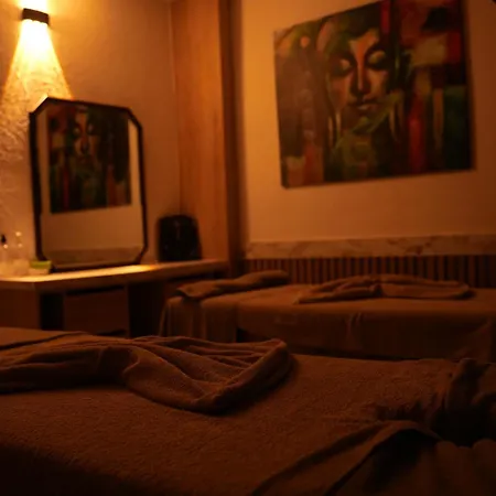 Ada Newday Κουσάντασι