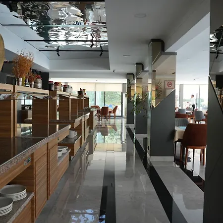 Ada Newday Ξενοδοχείο Κουσάντασι