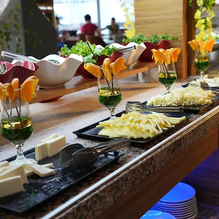 Ada Newday Hotel 3*