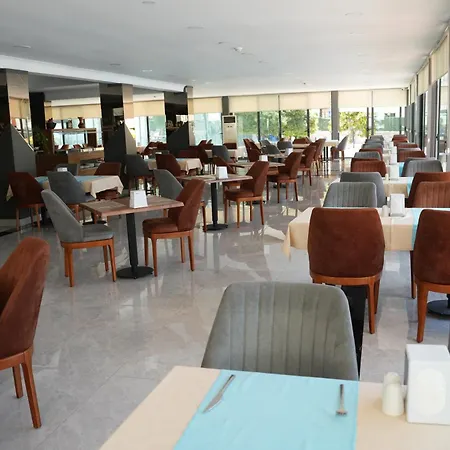 Ada Newday Hotell