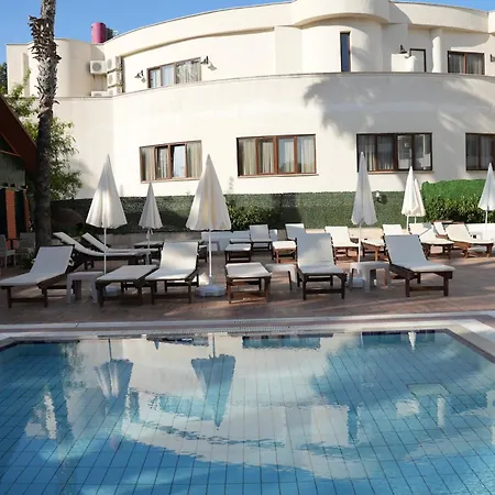 Ada Newday Hotel 3*