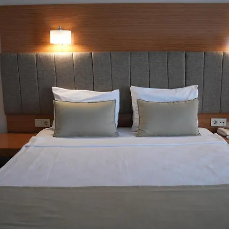 Ada Newday Hotel 3*
